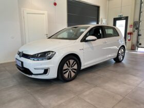 Volkswagen e-Golf 85kW 24,2kWh Automat -2015